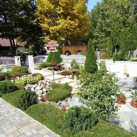 Bella Panzió 3* Siófok